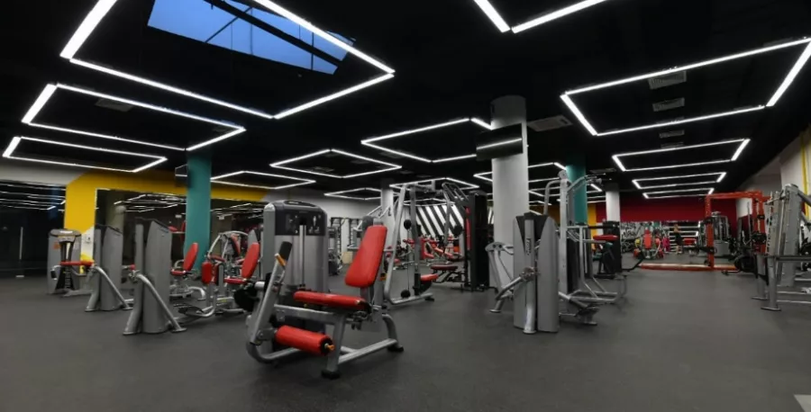 Фитнес-клуб Fusion fitness в Москве: Аквааэробика, Массаж, Солярий, Персональный тренер, Бассейн, Боевые искусства,