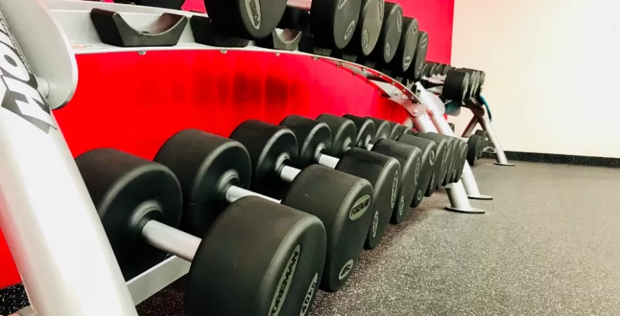Фитнес-клуб Fusion fitness в Москве: Аквааэробика, Массаж, Солярий, Персональный тренер, Бассейн, Боевые искусства,