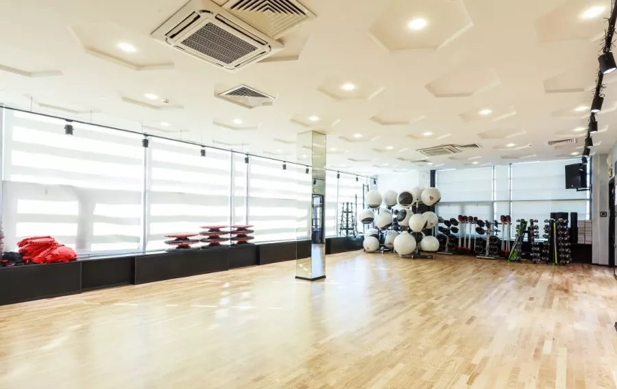 Фитнес-клуб Number One Fit в Москве: Аквааэробика, Аэробика, Боевые искусства, Бодифлекс, Бассейн, Массаж,