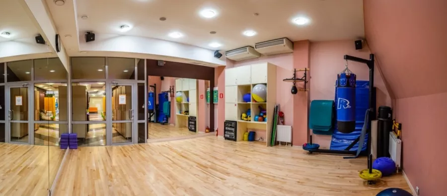 Фитнес-клуб Pride Fitness в Москве: Аквааэробика, Аэробика, Боевые искусства, Детский уголок, Йога, Студия загара,