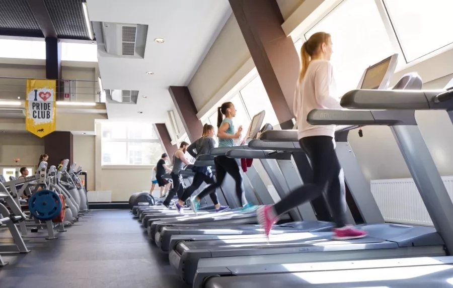 Фитнес-клуб Pride Fitness в Москве: Аквааэробика, Аэробика, Боевые искусства, Детский уголок, Йога, Студия загара,
