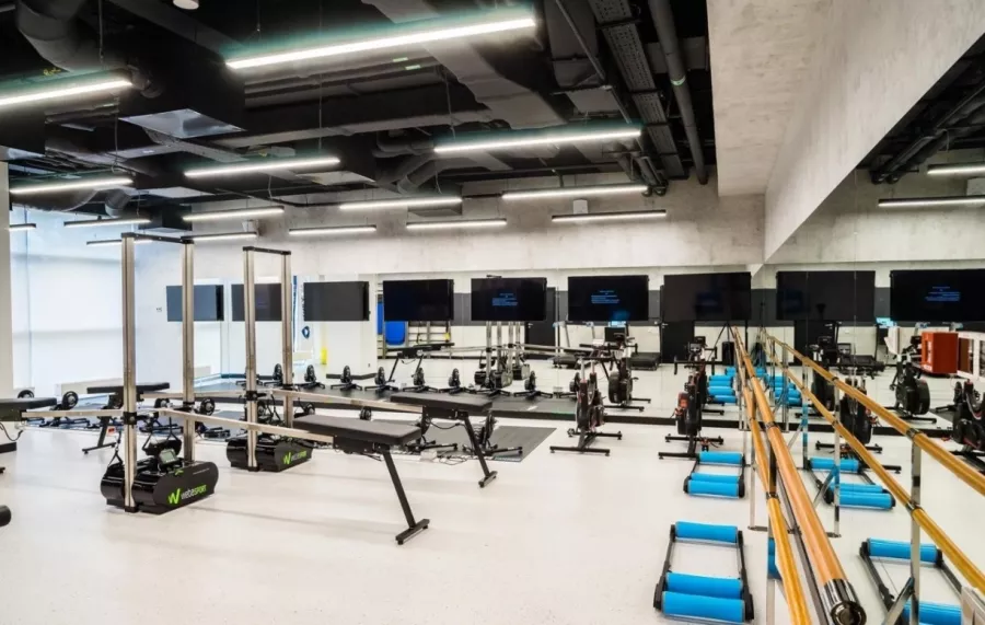 Фитнес-клуб THE BASE fitness в Москве: Кроссфит, Сайкл, TRX тренировки, Массаж, Сауна, Солярий, Тренер,
