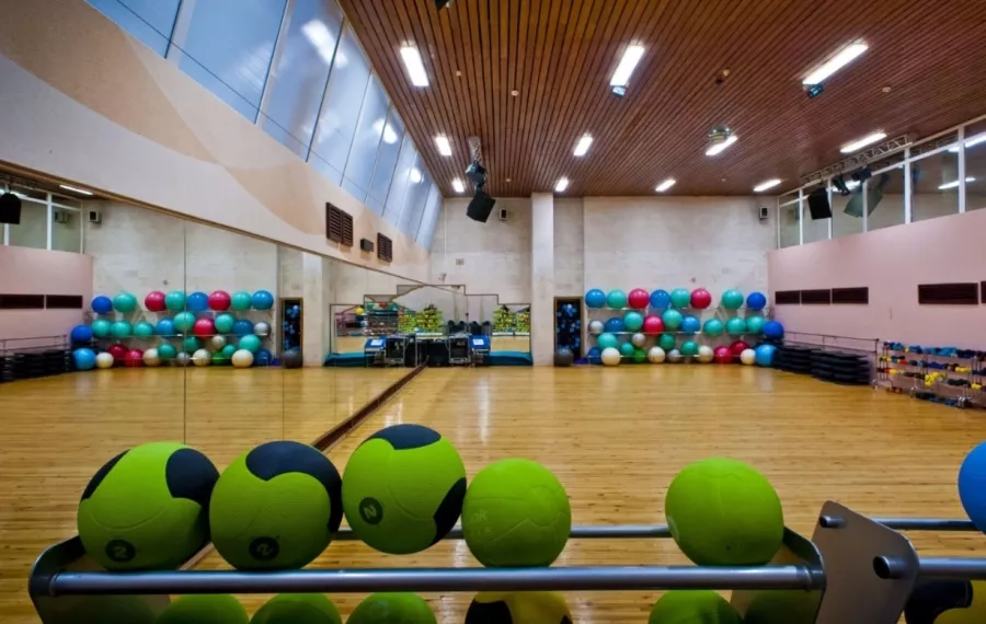 Фитнес-клуб Marina club в Москве: Аквааэробика, Аэробика, Боевые искусства, Детский уголок, Йога,