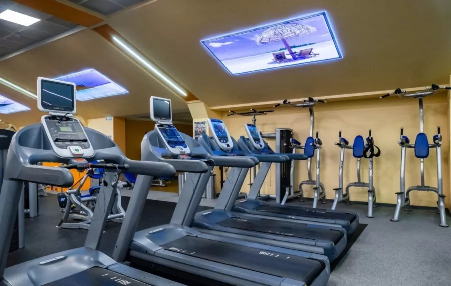 Спортивно-оздоровительный комплекс Janinn Fitness в Москве: Аквааэробика, Аэробика, Боевые искусства, Детский уголок, Йога, Бассейн,
