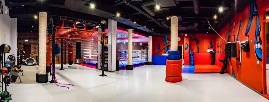 Спортивно-оздоровительный комплекс Janinn Fitness в Москве: Аквааэробика, Аэробика, Боевые искусства, Детский уголок, Йога, Бассейн,