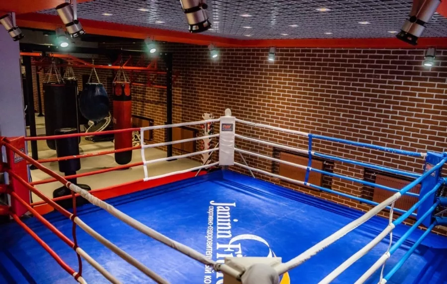 Спортивно-оздоровительный комплекс Janinn Fitness в Москве: Аквааэробика, Аэробика, Боевые искусства, Детский уголок, Йога, Бассейн,