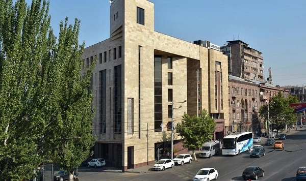 Ani Central Inn - отель в Ереване в Ереване: автостоянка, конференс-зал, экскурсии, Ресторан, Отель, бассейн, Чилим,