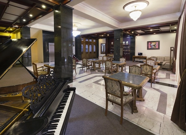 Ani Central Inn - отель в Ереване в Ереване: автостоянка, конференс-зал, экскурсии, Ресторан, Отель, бассейн, Чилим,
