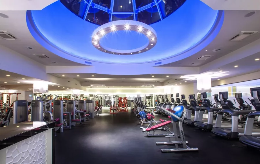 Спортивно-оздоровительный центр Golden Mile Fitness&Spa в Москве: Аквааэробика, Аэробика, Йога, Масаж, Боевые искусства , Калланетика, Бассеин, Бани, Сауны, SPA-процедуры,
