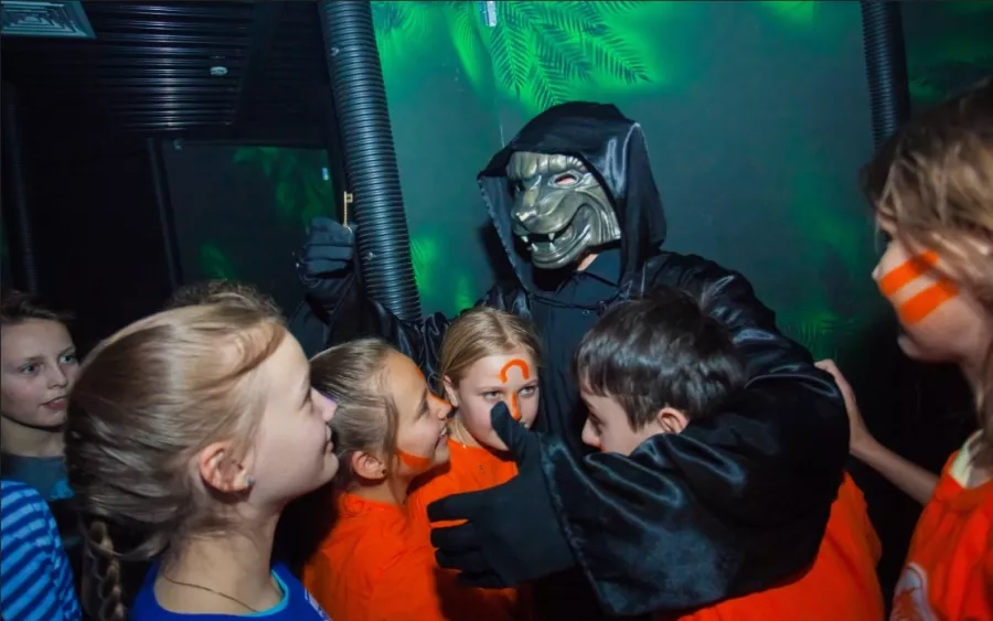 Парк активного отдыха и спортивного досуга GORILLAPARK в Санкт-Петербурге: Скалодром, Батутный Комплекс, Веревочная Трасса, Лазертаг, Игровые Автоматы, Настольный Теннис,