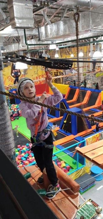 Парк активного отдыха и спортивного досуга GORILLAPARK в Санкт-Петербурге: Скалодром, Батутный Комплекс, Веревочная Трасса, Лазертаг, Игровые Автоматы, Настольный Теннис,