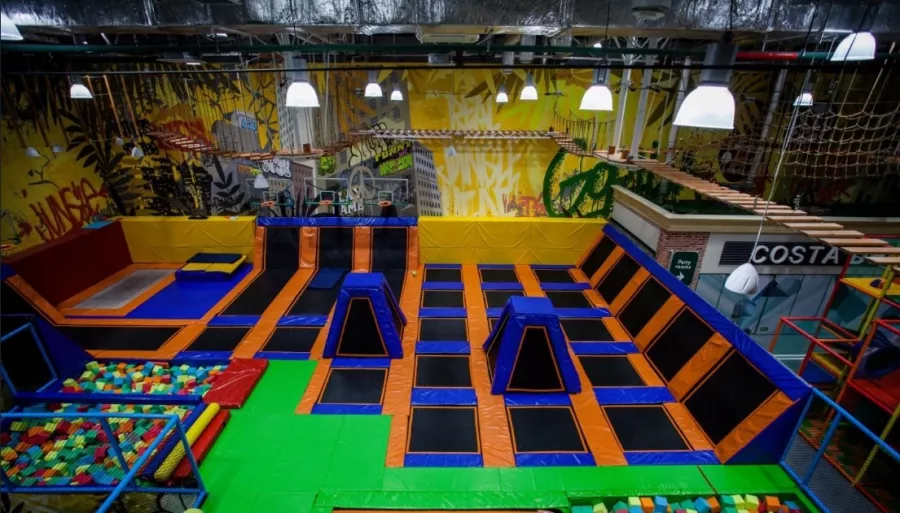 Парк активного отдыха и спортивного досуга GORILLAPARK в Санкт-Петербурге: Скалодром, Батутный Комплекс, Веревочная Трасса, Лазертаг, Игровые Автоматы, Настольный Теннис,