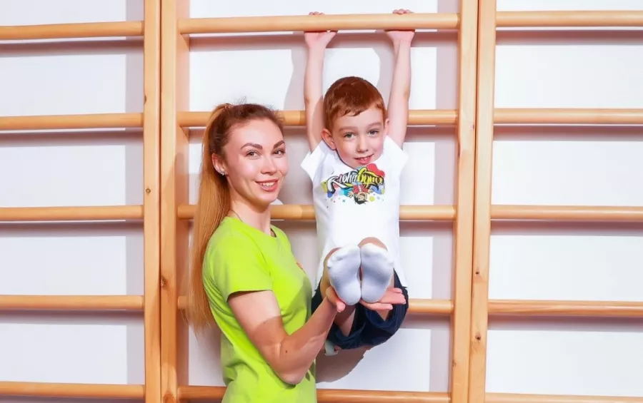 Детский гимнастический центр Krohagym в Санкт-Петербурге: Гимнастика, Растяжка, Акробатика, Батуты,