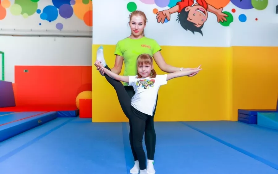 Детский гимнастический центр Krohagym в Санкт-Петербурге: Гимнастика, Растяжка, Акробатика, Батуты,