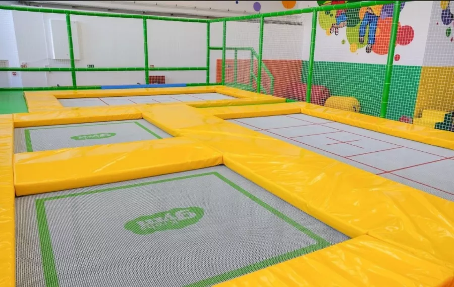 Детский гимнастический центр Krohagym в Санкт-Петербурге: Гимнастика, Растяжка, Акробатика, Батуты,