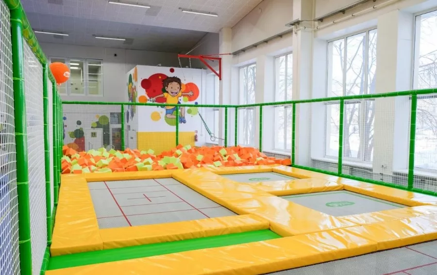 Детский гимнастический центр Krohagym в Санкт-Петербурге: Гимнастика, Растяжка, Акробатика, Батуты,