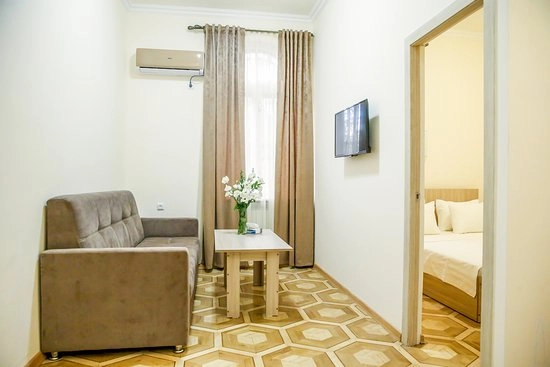 "Alba Hotel" - отель в Ереване.