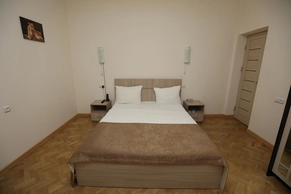 Alba Hotel - отель в Ереване в Ереване: качественный отдых, экскурсии, услуги трансфера, комфорт, парковка, бассейн, Отель,