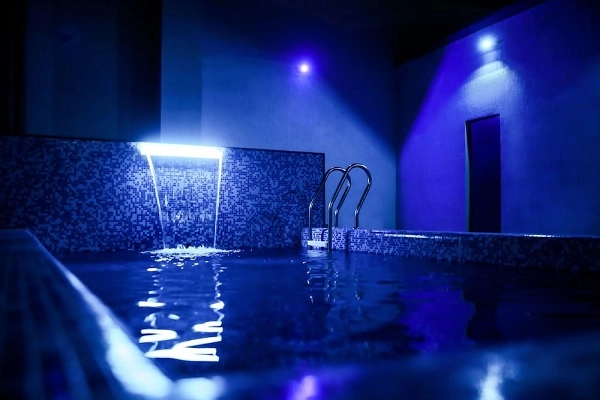Alba Hotel - отель в Ереване в Ереване: качественный отдых, экскурсии, услуги трансфера, комфорт, парковка, бассейн, Отель,