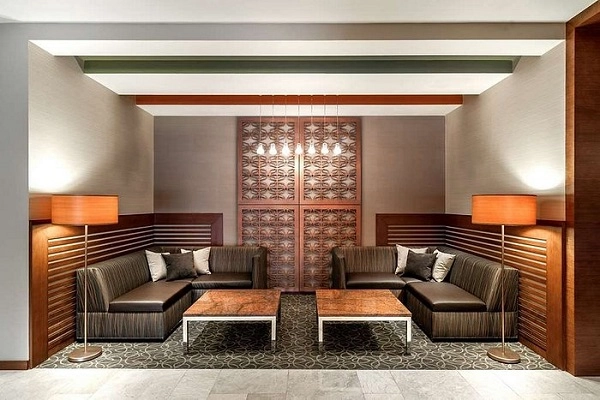 Отель Hyatt Place Yerevan в Ереване: летняя терраса, круглосуточные кафе, конференс-зал, центр города, Бар, Чилим, Тренажерный зал, Отель,