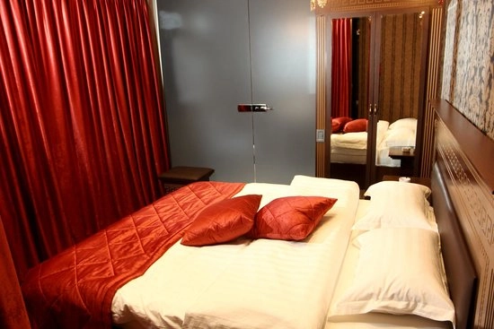 "Hotel Roma" - отель в Ереване.
