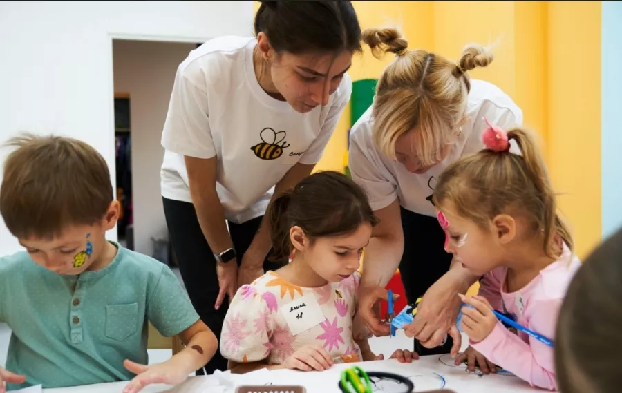 Детский центр BEE SMART в Санкт-Петербурге: Развитие, Мини-Сад, Шахматы, Детский центр, Подготовка к школе,