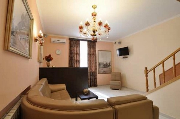 AlbertHouse - отель в Ереване в Ереване: комфорт, Ресторан, Отель, Парк,