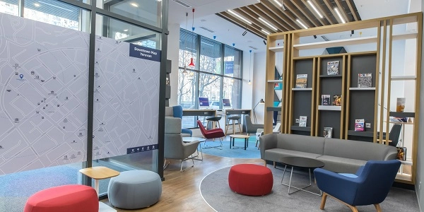 Holiday Inn Express - гостиница в Ереване: бизнес-центр, шведский стол, парковка, комфорт, конференс-зал, Бар, Отель,