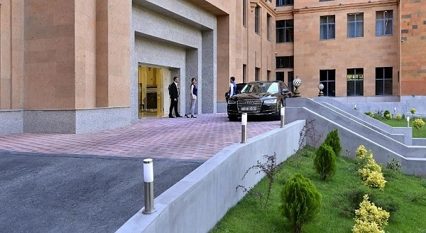 Ani grand hotel - отель в Ереване в Ереване: шведский стол, парковка, лаундж-зона, Отель, фитнес-центр, бассейн, Сауна, Массаж,