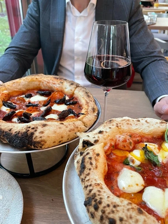 Ресторан Napoli Gastrobistro в Калининграде: Доставка, Терраса, Панорама, Настольные игры , Итальянская кухня,