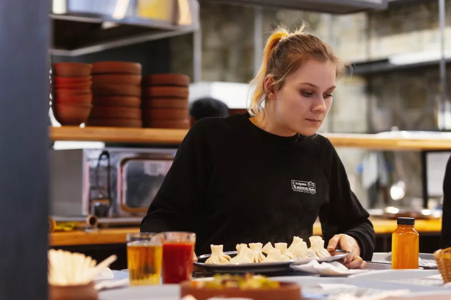 Хинкальная Старик Хинкалыч в Анапе: Грузинская кухня, Хинкалии, Заказ навынос, Детское меню, Летняя терраса, Винная карта,