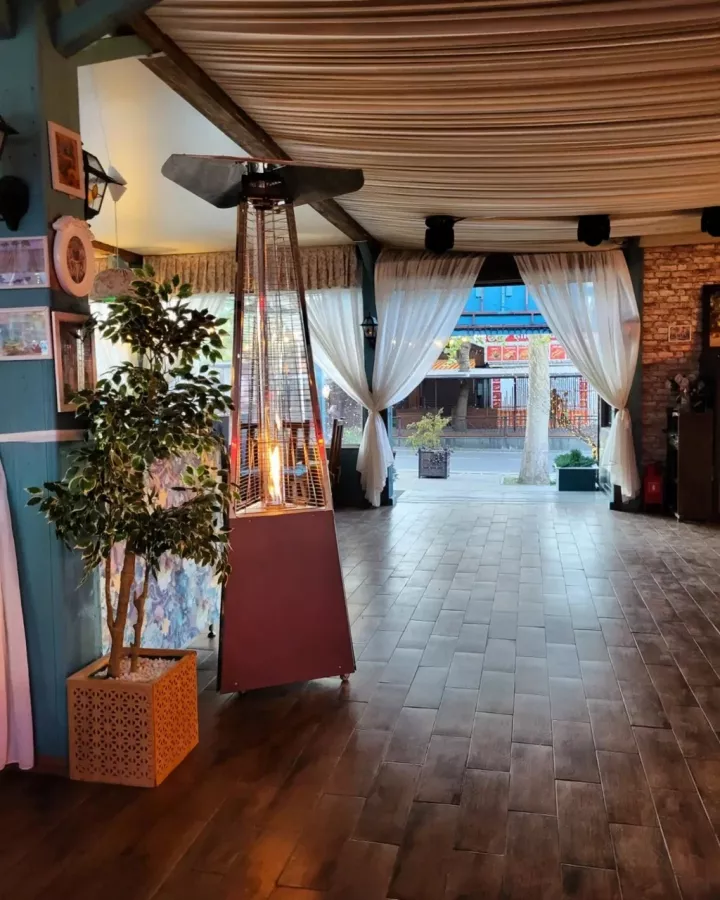 Кафе Посейдон в Анапе: Авторская кухня, Разновидности кухни, Кофе, Шашлык, Бургеры, Люля-кебаб, Десерты,