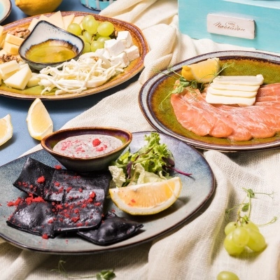 Кафе Посейдон в Анапе: Авторская кухня, Разновидности кухни, Кофе, Шашлык, Бургеры, Люля-кебаб, Десерты,