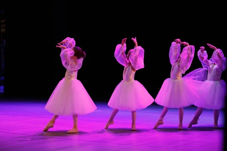 школа Lil Ballerine в Геленджике: Хореография, Боди Балет, Многоактный Балет, Постановка Танца, Дети,