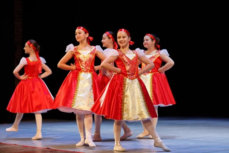 школа Lil Ballerine в Геленджике: Хореография, Боди Балет, Многоактный Балет, Постановка Танца, Дети,