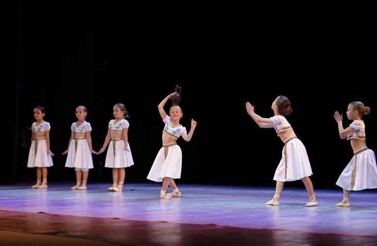 школа Lil Ballerine в Геленджике: Хореография, Боди Балет, Многоактный Балет, Постановка Танца, Дети,