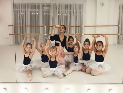 школа "Lil Ballerine"