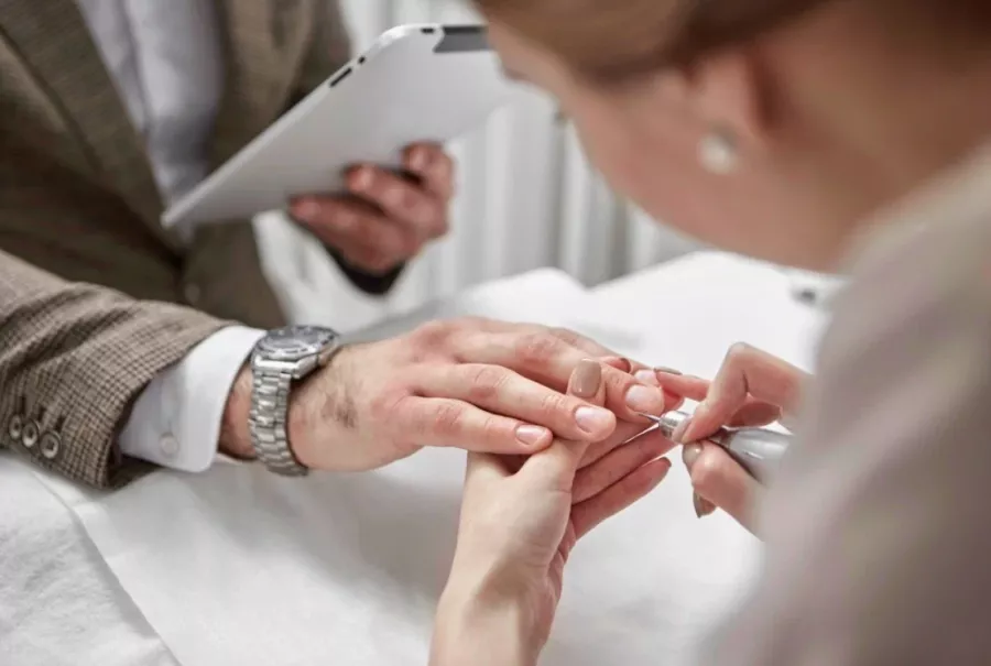 Салон красоты Багира в Москве: Пирсинг, Стрижка, Окрашивание, Маникюр, Ресницы, Брови, Массаж, Красота,