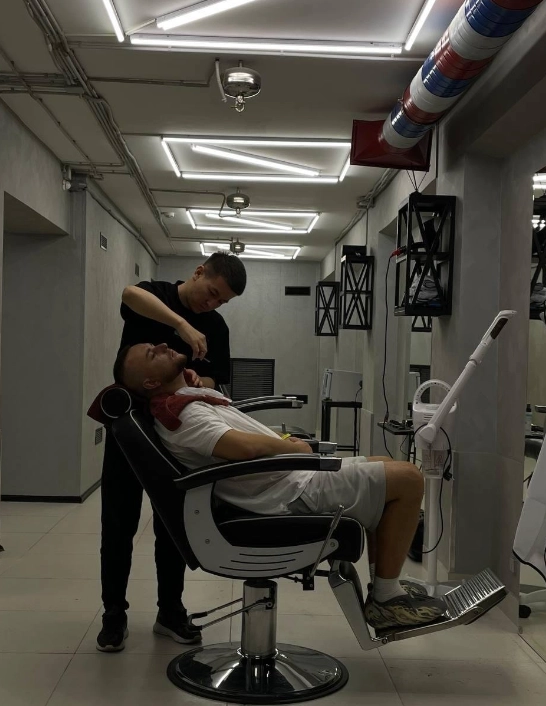 Барбершоп "Якорь".