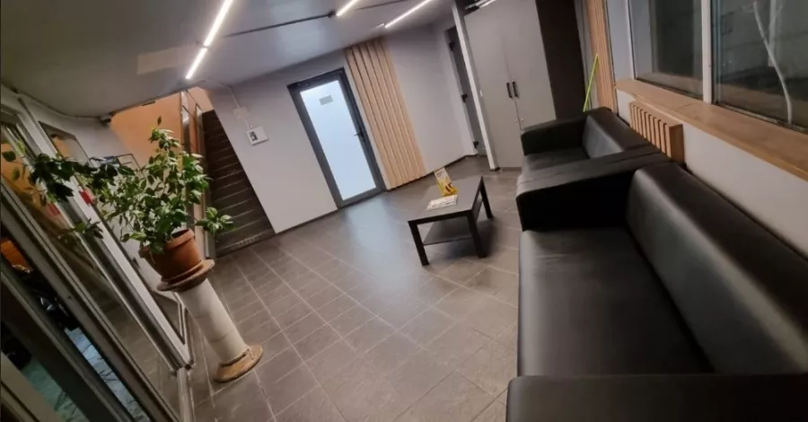 Автокомплекс Aquaroom в Москве: Бесконтактная мойка, Мойка двигателя, Мойка днища, Зал ожидания, Химчистка Салона, Полировка Кузова,