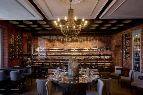 Бар Wine & Dine в Санкт-Петербурге