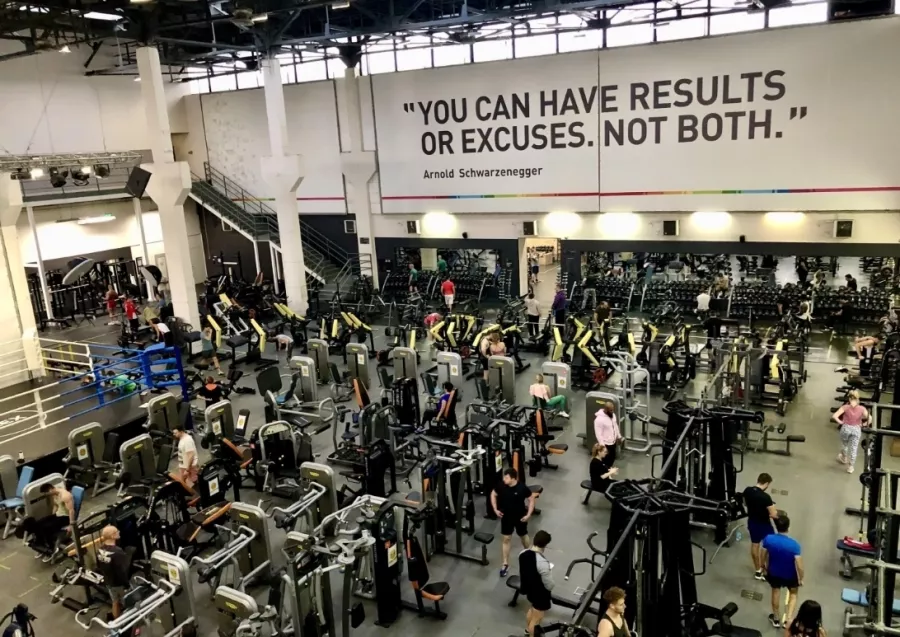 Фитнес-клуб ALEX FITNESS в Москве: Аквааэробика, Аэробика, Боевые искусства, Йога, Калланетика, Пилатес, Стретчинг, Бассейн,