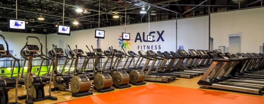 Фитнес-клуб ALEX FITNESS в Москве: Аквааэробика, Аэробика, Боевые искусства, Йога, Калланетика, Пилатес, Стретчинг, Бассейн,