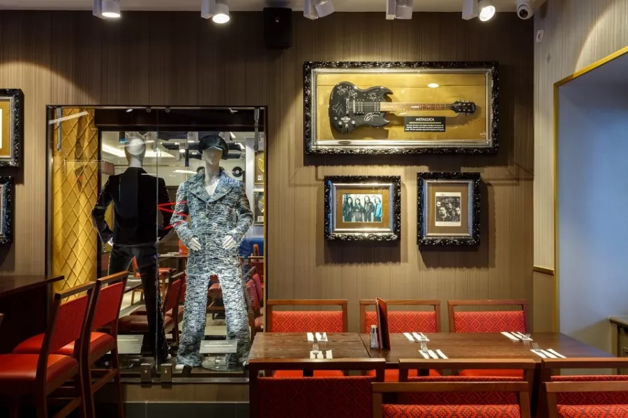 Кафе Hard Rock Cafe в Санкт-Петербурге: Музыкальное кафе, Европейская кухня, Мексиканские блюда, Вегетарианское меню, Компания друзей, Вкусный вечер, Хорошая музыка, Американская кухня,