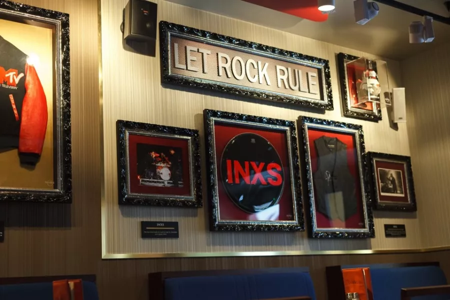 Кафе Hard Rock Cafe в Санкт-Петербурге: Музыкальное кафе, Европейская кухня, Мексиканские блюда, Вегетарианское меню, Компания друзей, Вкусный вечер, Хорошая музыка, Американская кухня,
