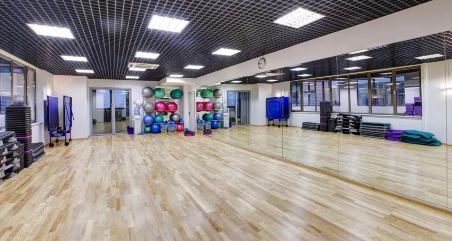 Фитнес-клуб Камелот gym в Москве: Аквааэробика, Аэробика, Йога, Пилатес, Стретчинг, Танцы, Фитнес для детей, Персональный тренер, Бассейн, Массаж, Сауна,