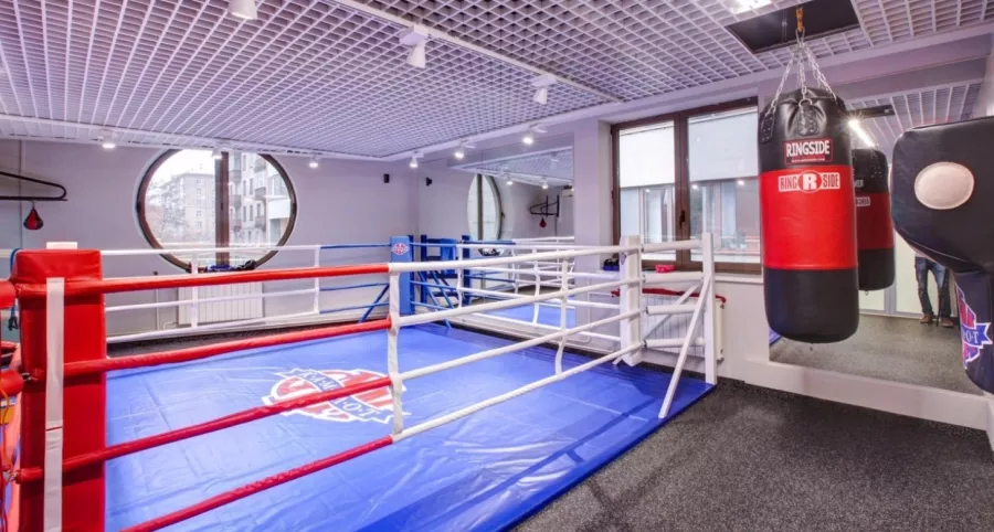 Фитнес-клуб Камелот gym в Москве: Аквааэробика, Аэробика, Йога, Пилатес, Стретчинг, Танцы, Фитнес для детей, Персональный тренер, Бассейн, Массаж, Сауна,