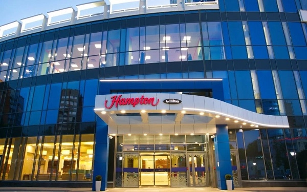 Hampton by Hilton - отель в Нижнем Новгороде в Нижнем Новгороде: шведский стол, лобби-бар, парковка, бассейн, Тренажерный зал, Отель,