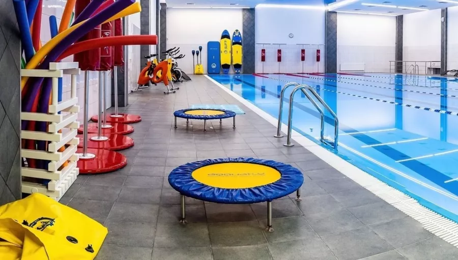 Фитнес-клуб Aquastar в Москве: Аквааэробика, Аэробика, Боевые искусства, Детский уголок, Йога, Кроссфит, Женский зал, Бассейн,