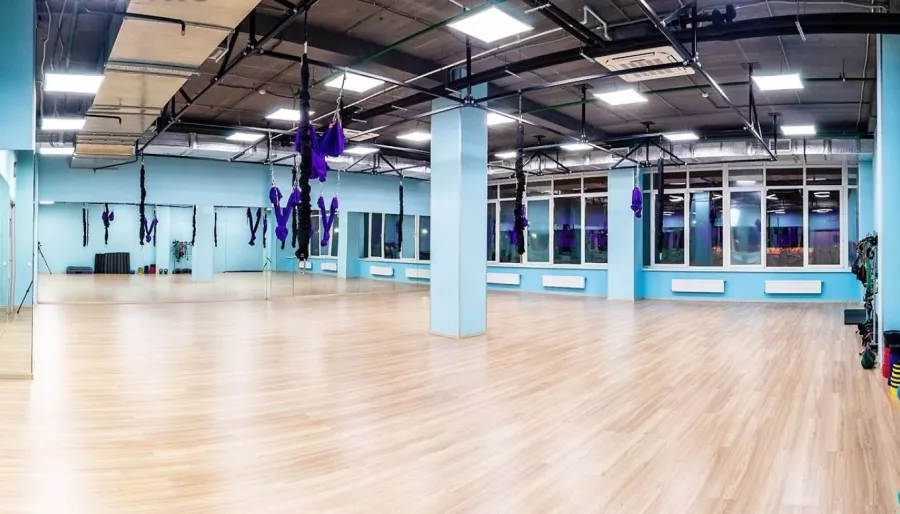 Фитнес-клуб Aquastar в Москве: Аквааэробика, Аэробика, Боевые искусства, Детский уголок, Йога, Кроссфит, Женский зал, Бассейн,